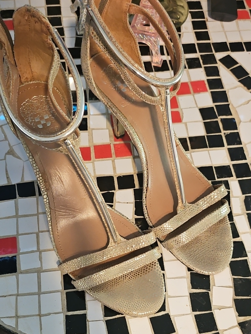 Vince Camuto Gold T-Strap Women's Dress Sandals Size 9